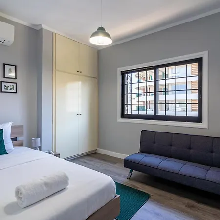 Peale's 2-bedroom In Mackenzie Larnaca