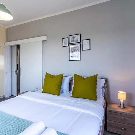 Peale's 2-bedroom In Mackenzie Appartement *