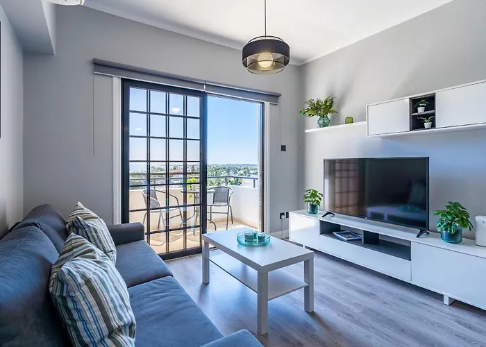 Peale's 2-bedroom In Mackenzie Appartement