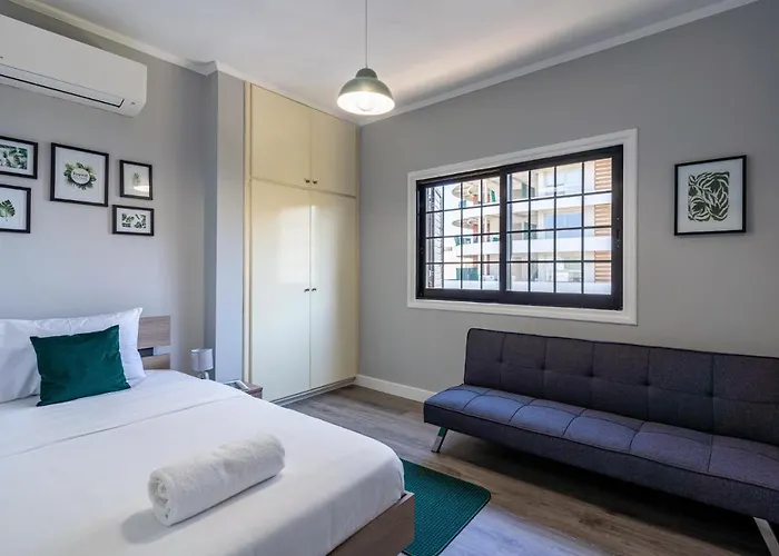 Peale's 2-bedroom In Mackenzie Larnaca