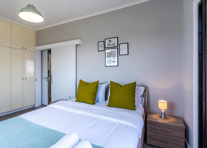 Peale's 2-bedroom In Mackenzie Appartement *