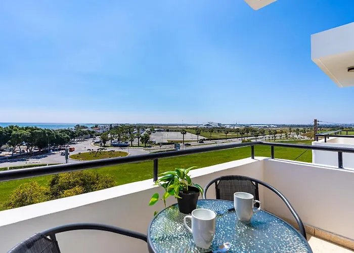 Peale's 2-bedroom In Mackenzie Appartement Larnaca